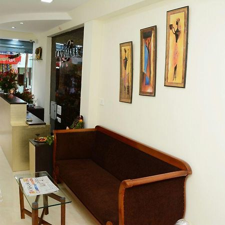 אוטי Hotel Landmark מראה חיצוני תמונה