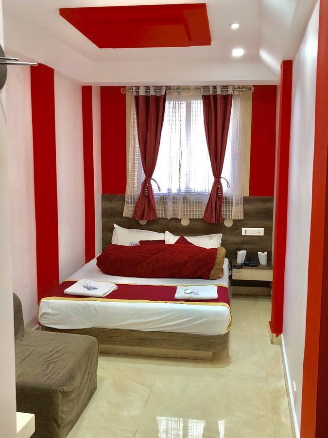 אוטי Hotel Landmark מראה חיצוני תמונה